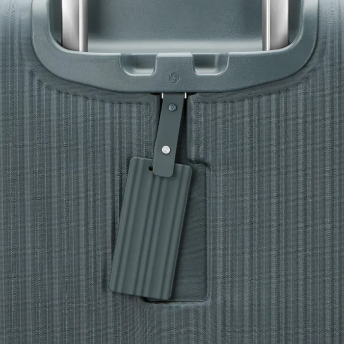 Samsonite Silhouette 18 Medium Expandable Spinner
